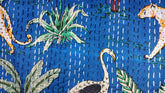 Indische handgefertigte Vintage-Kantha-Steppdecke, Kingsize-Tagesdecke