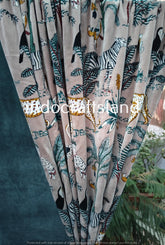 Indischer Samtvorhang, Florale Samtvorhänge, Boho-Vorhang, Luxus-Vorhänge, Dschungel-Print, Geschenk zur Wohnungserwärmung, farbenfrohes Dekor, 2er-Set