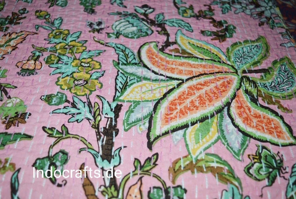Handmade Indian Patchwork , Kantha Blanket, Kantha Throw, Kantha, Hand Sewn Bedspread Bedding, Throw Flower Print Single/Double Size