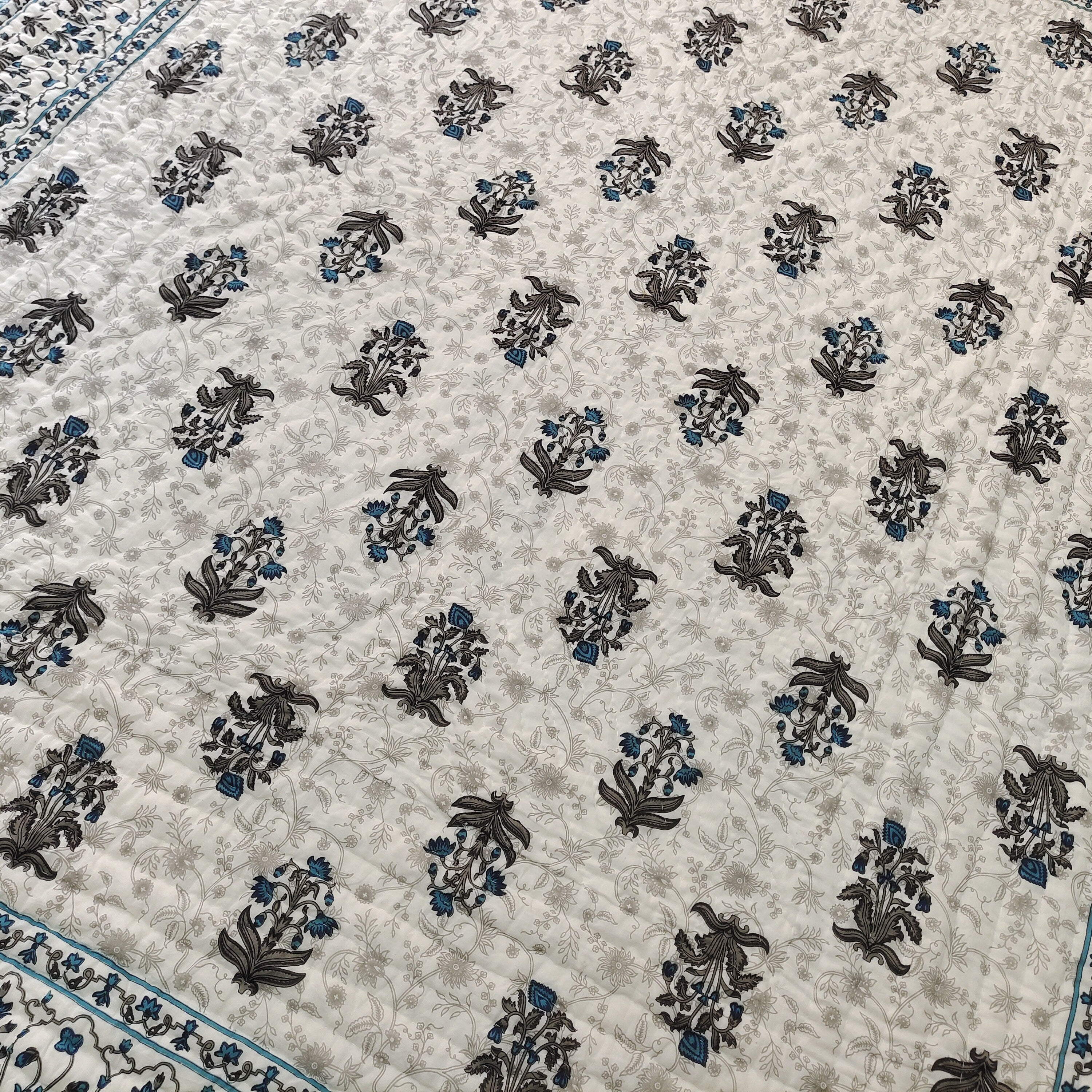 Indian Reversible Floral Print Kantha Quilt Razai – Queen Size Cotton Bedspread & Throw