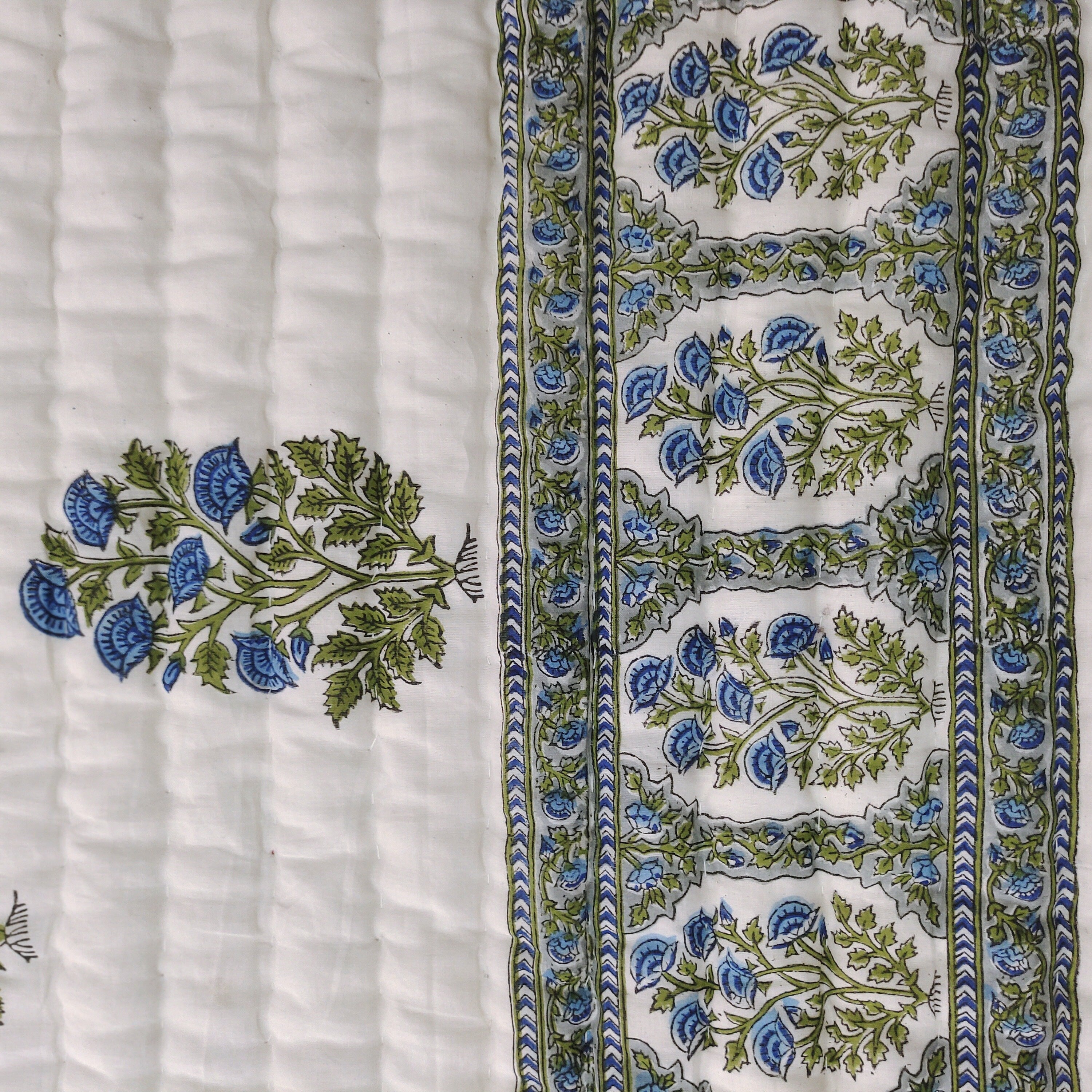 Indischer Jaipuri Blue Print Quilt, Floral Razai Baumwolle Handgemachter Quilt, Tagesdecke Tröster Anokhi Design, Boho Boho, Baumwollfüllung