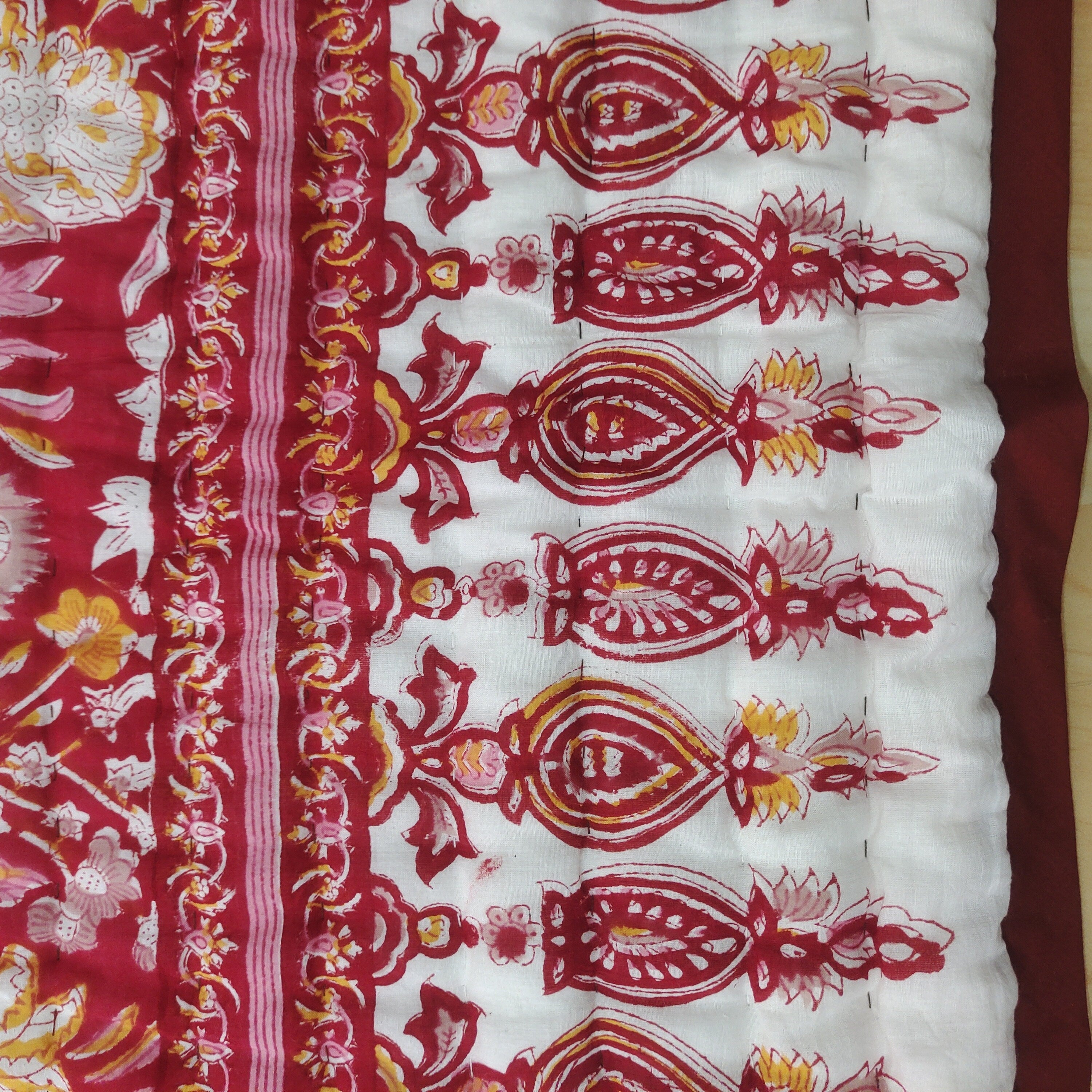 Indischer Jaipuri Red Print Quilt, Floral Razai Baumwolle Handgemachter Quilt, Tagesdecke Tröster Anokhi Boho Boho, Baumwollfüllung