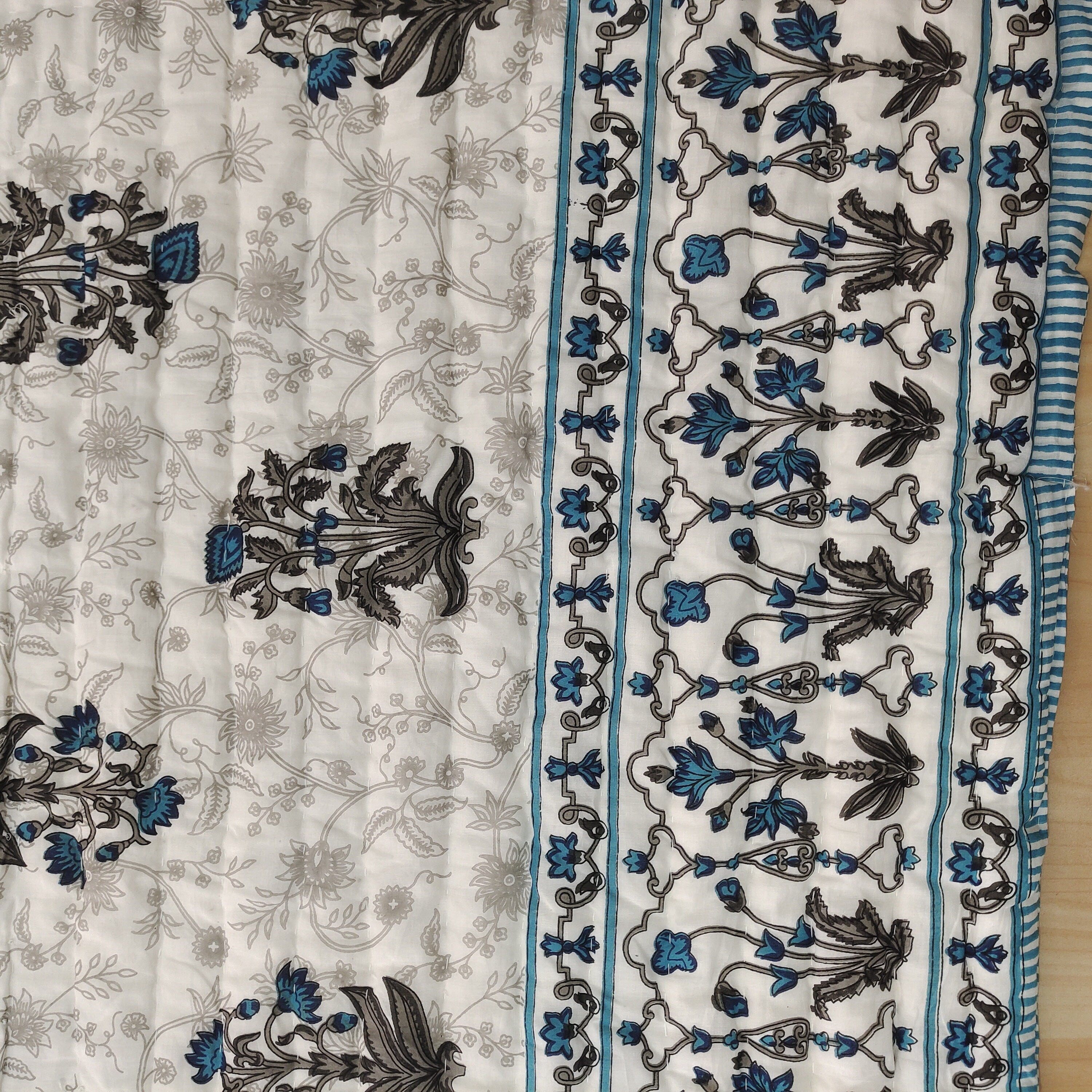Indian Reversible Floral Print Kantha Quilt Razai – Queen Size Cotton Bedspread & Throw