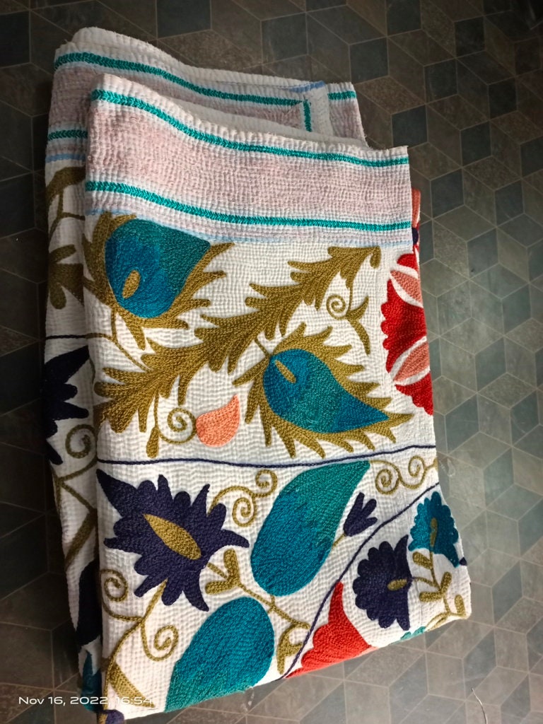 High-Quality Handmade Indigo Sujani Quilt – Cotton Throw with Beautiful Sujani Work