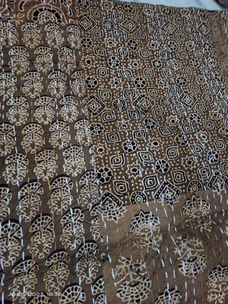 Queen Kantha Quilt Indischer handgemachter Überwurf Wendedecke Tagesdecke Baumwollstoff BOHEMIAN Boho Quilt schicke Bettwäsche Überwürfe Ajar Print