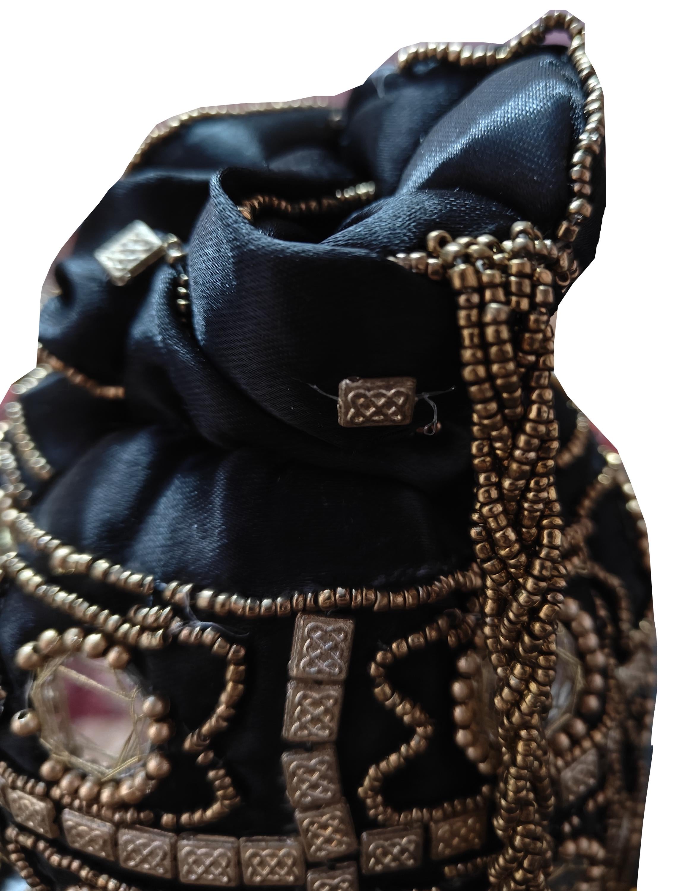 Indische ethnische Potli-Tasche mit Spiegelarbeit | Handtasche | Geldbörse für Partyhochzeiten und Geschenke | Spiegelpotli für Frauen | Schmuckgeldbörse für Schwarze