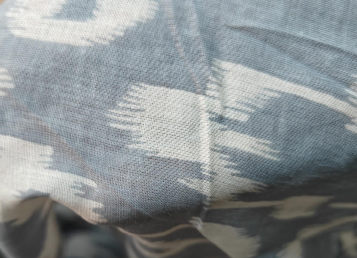 Indischer Grauer Ikat-Druck, Boho-Stoff, bedruckt, 100 % Baumwolltuch, Stoff um 5 Meter, Stoff für Vorhänge, Kissen, Kleiderherstellung