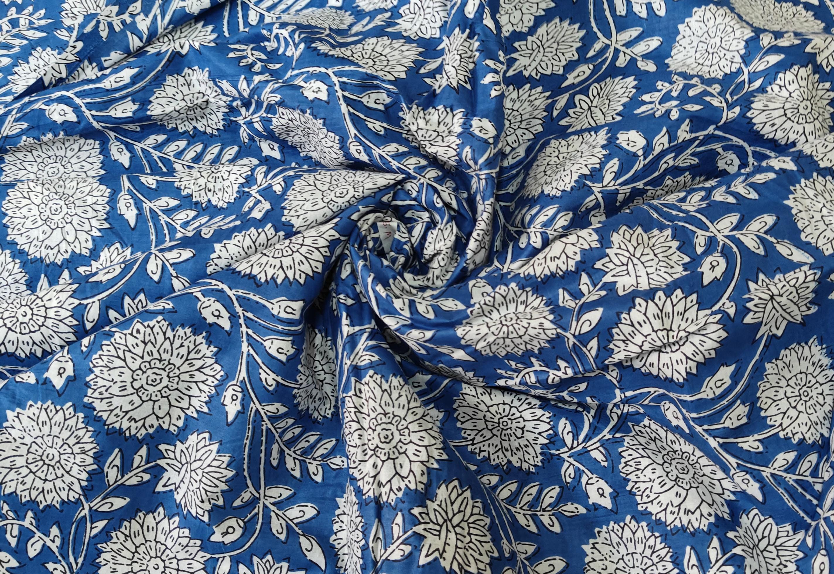 Indischer blauer Blumendruck, Boho-Stoff, bedruckt, 100 % Baumwollstoff, Stoff um 5 Meter, Stoff für Vorhänge, Kissen, Kleiderherstellung